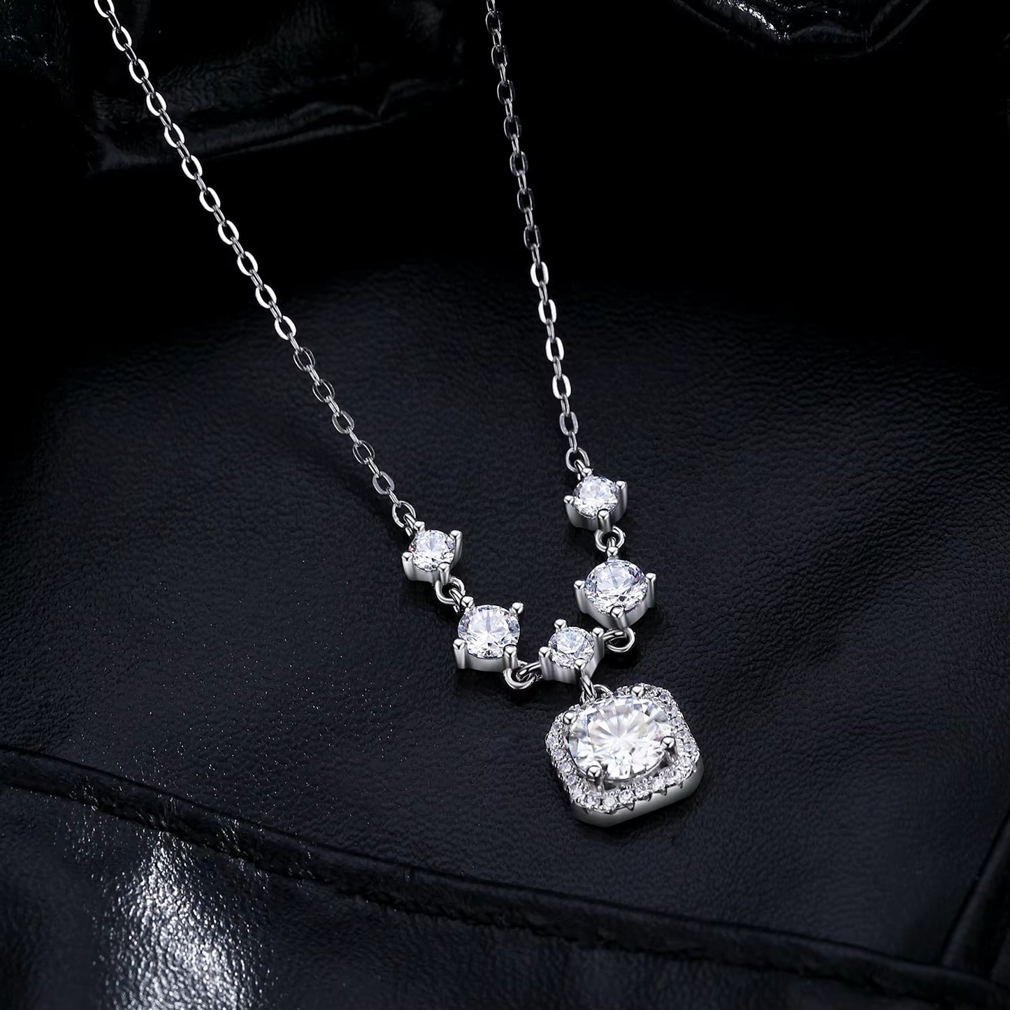 1CT D Color Moissanite Necklace 925 Sterling Silver Luxury Halo Charm Pendant Necklace for Women Bridal Wedding Jewelry
