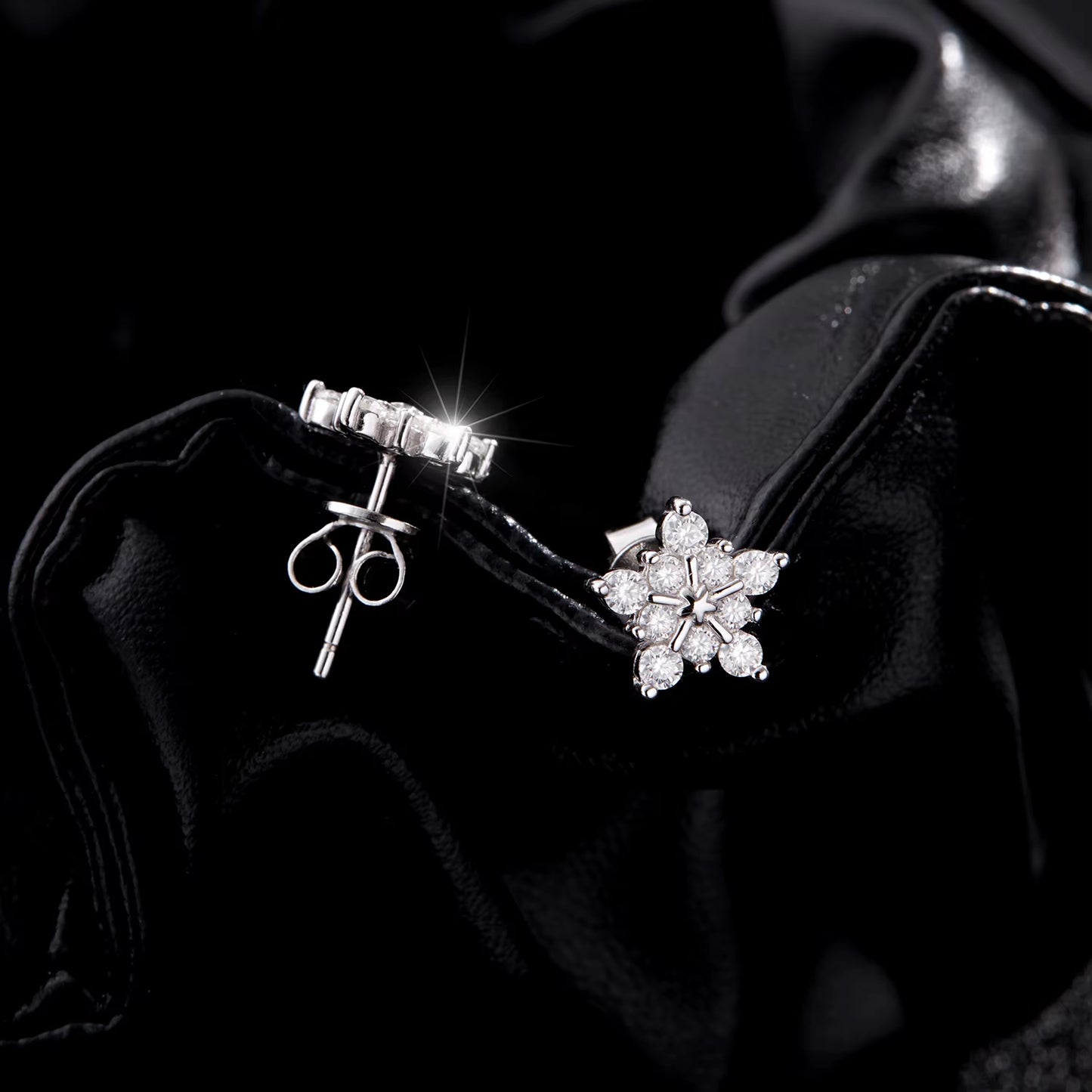 D Color Dazzling Moissanite Earrings 925 Sterling Silver Trendy Cute Snowflake Stud Earrings for Women Fine Jewelry