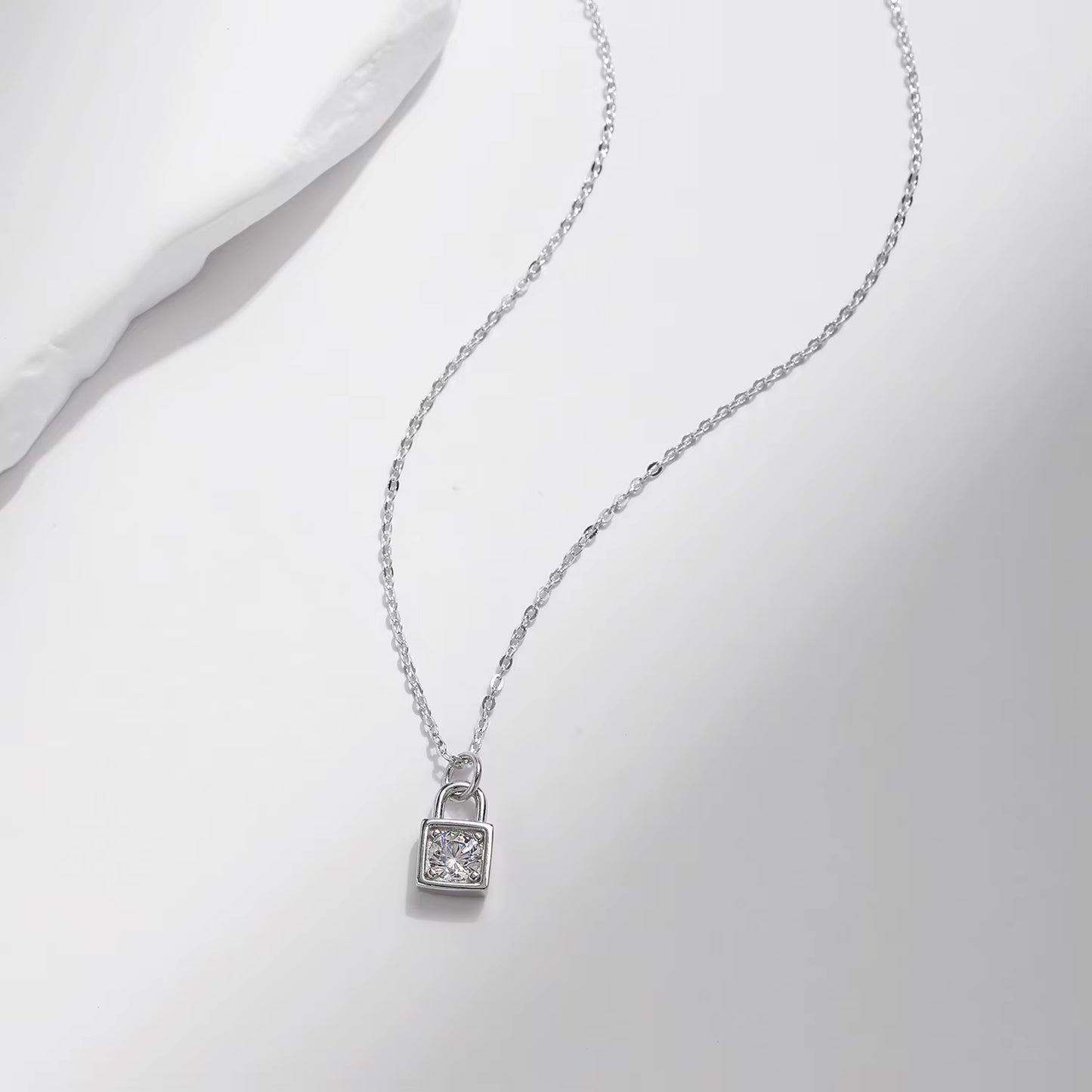 0.5 Carat D Color Moissanite Lock Pendant Necklace for Women 925 Sterling Silver Party Stackable Fine Jewelry with Boxes