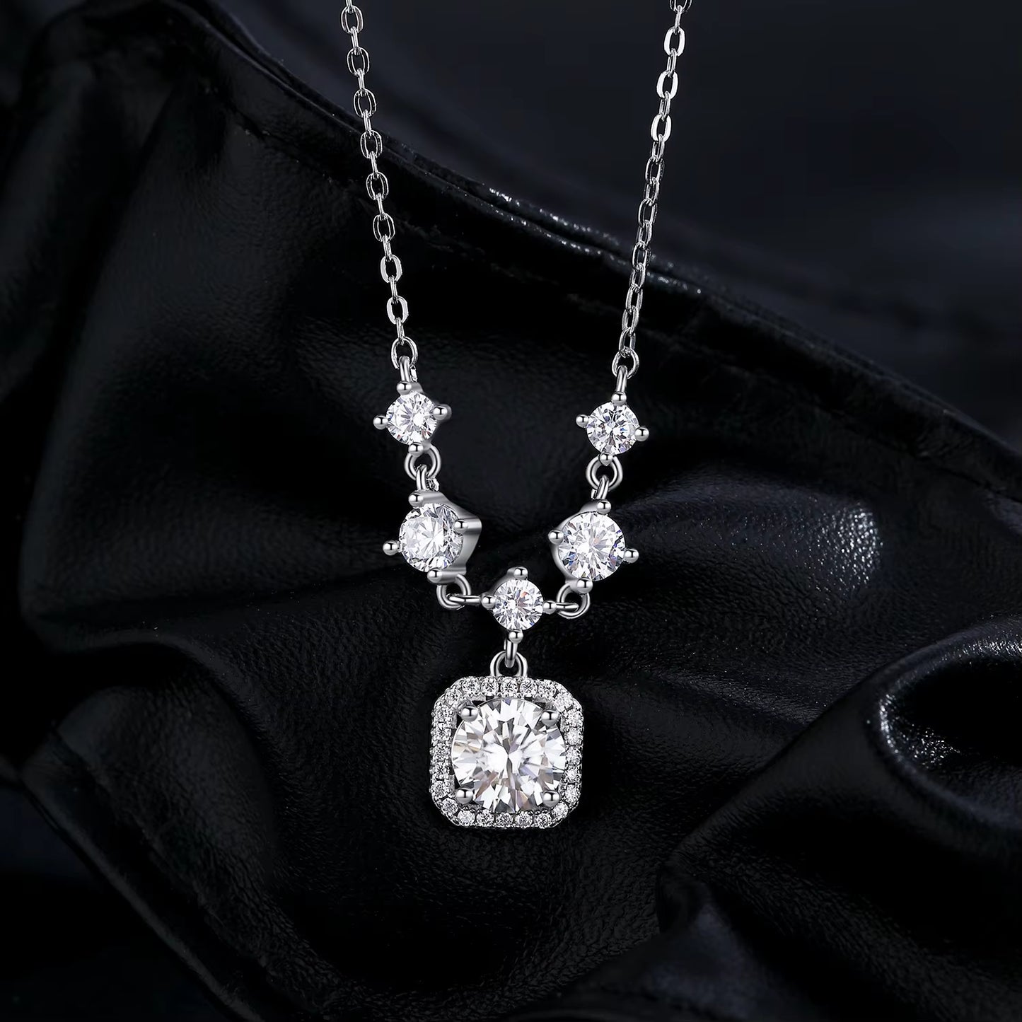1CT D Color Moissanite Necklace 925 Sterling Silver Luxury Halo Charm Pendant Necklace for Women Bridal Wedding Jewelry
