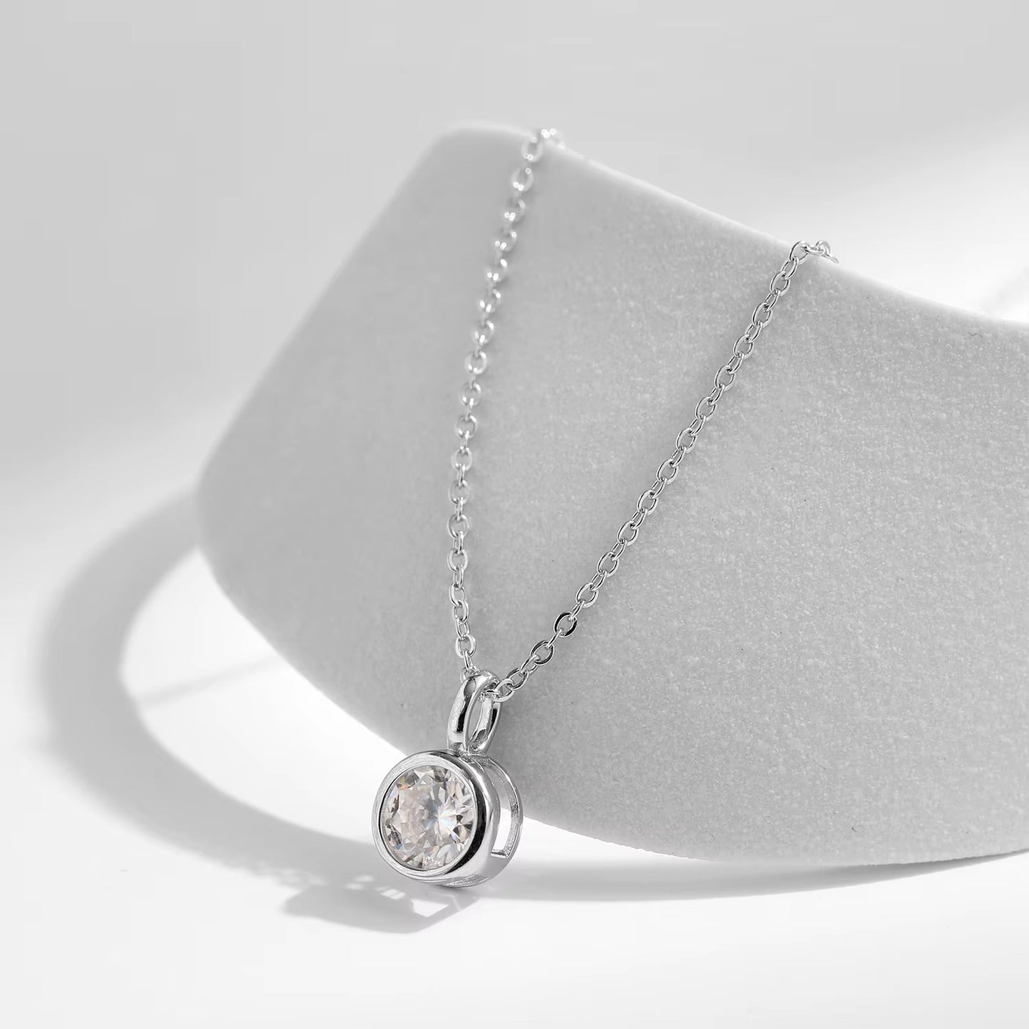 1 Carat D Color round Bezel Setting Moissanite Pendant Necklace 925 Silver Lab Diamond Women Jewelry with Certificate Box
