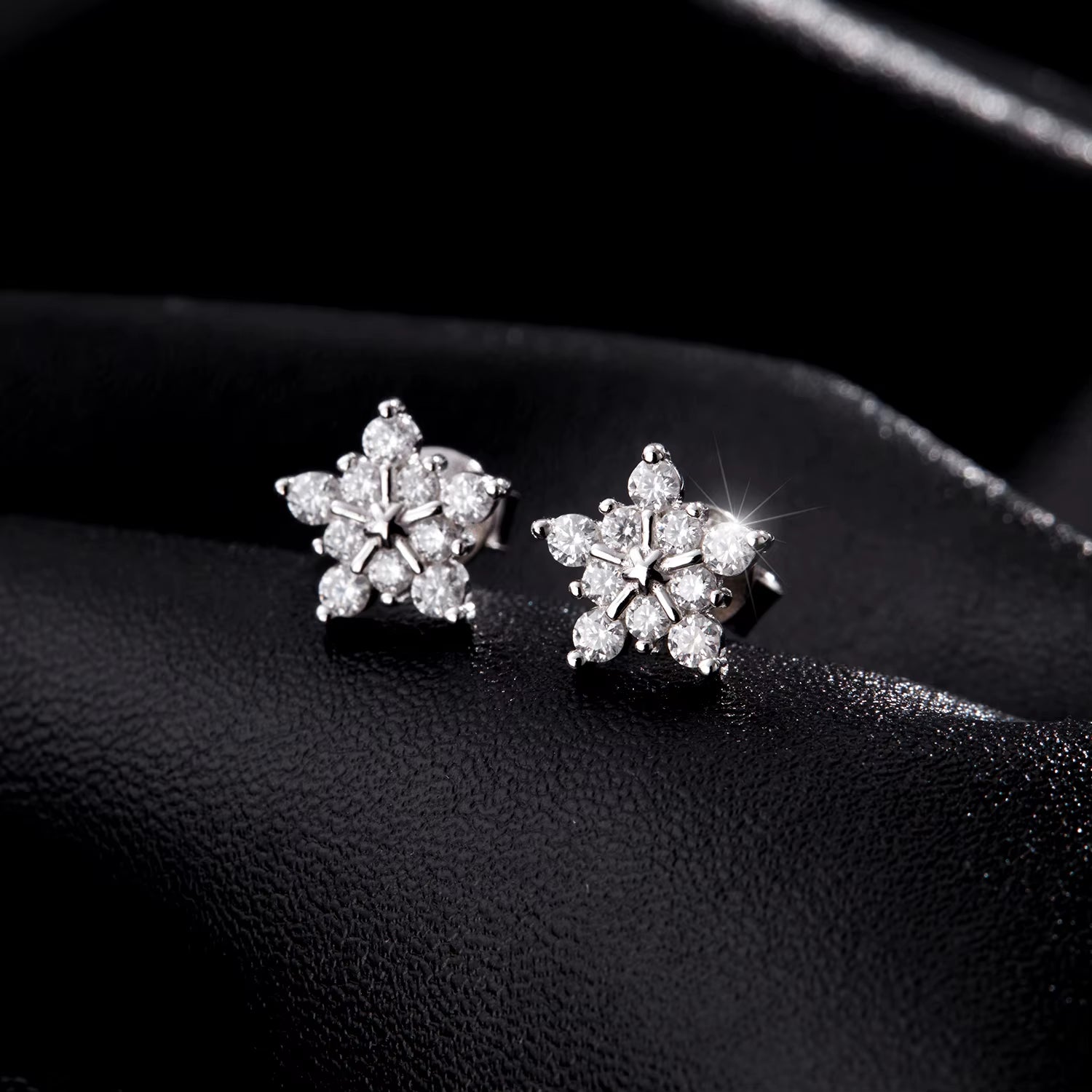 D Color Dazzling Moissanite Earrings 925 Sterling Silver Trendy Cute Snowflake Stud Earrings for Women Fine Jewelry