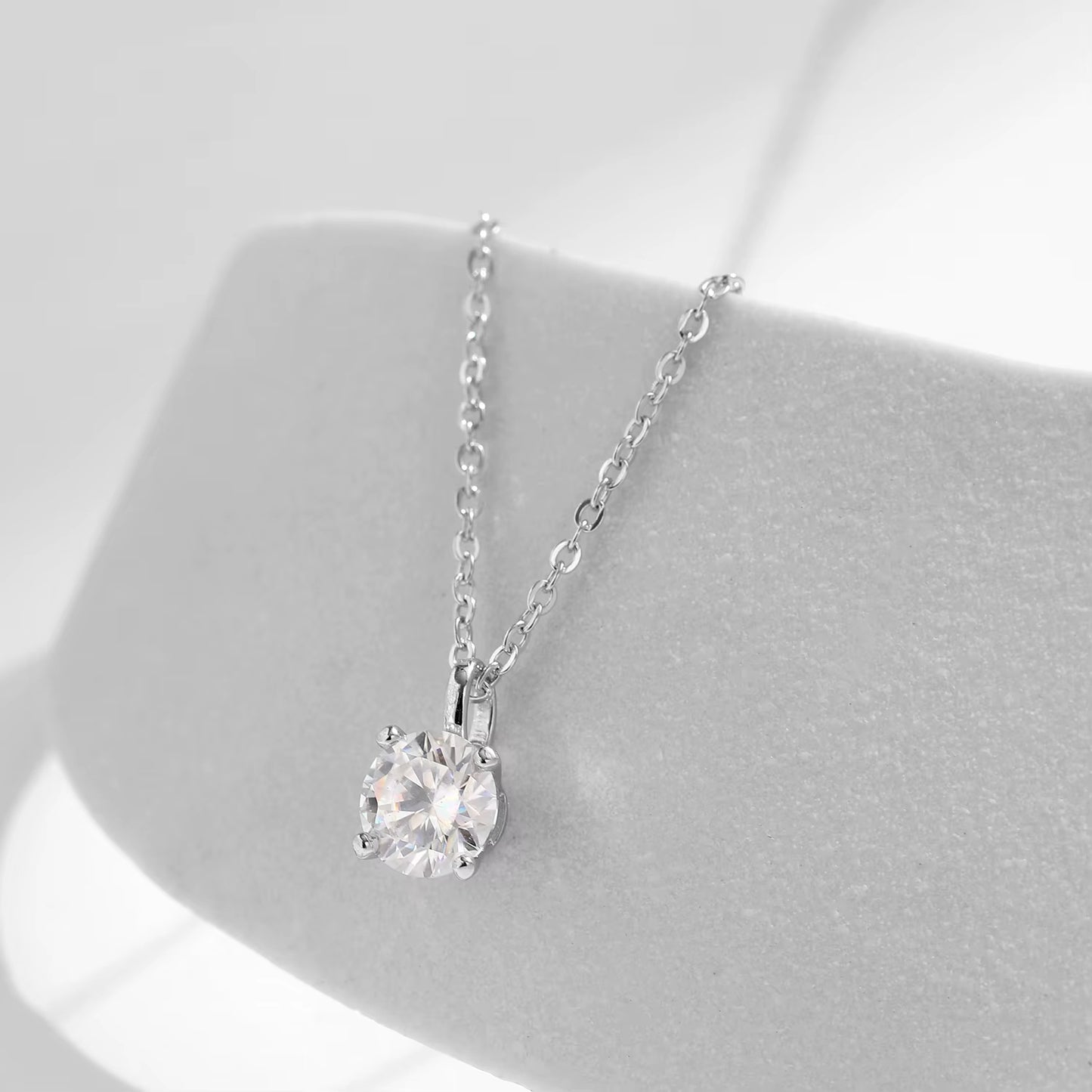 1CT Prong Setting Moissanite Necklace D Color VVS1 Lab Diamond Pendant for Women 925 Sterling Silver Wedding Jewelry