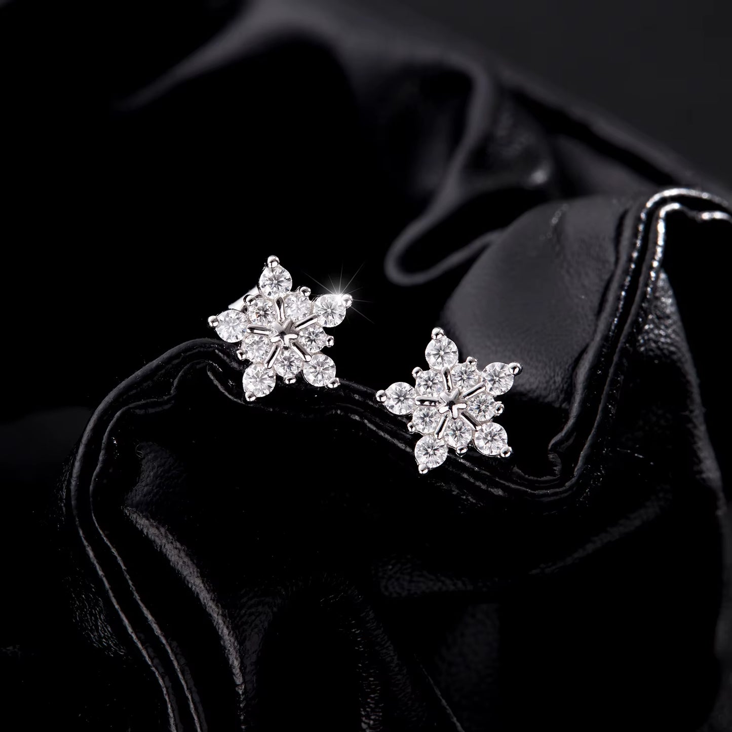 D Color Dazzling Moissanite Earrings 925 Sterling Silver Trendy Cute Snowflake Stud Earrings for Women Fine Jewelry