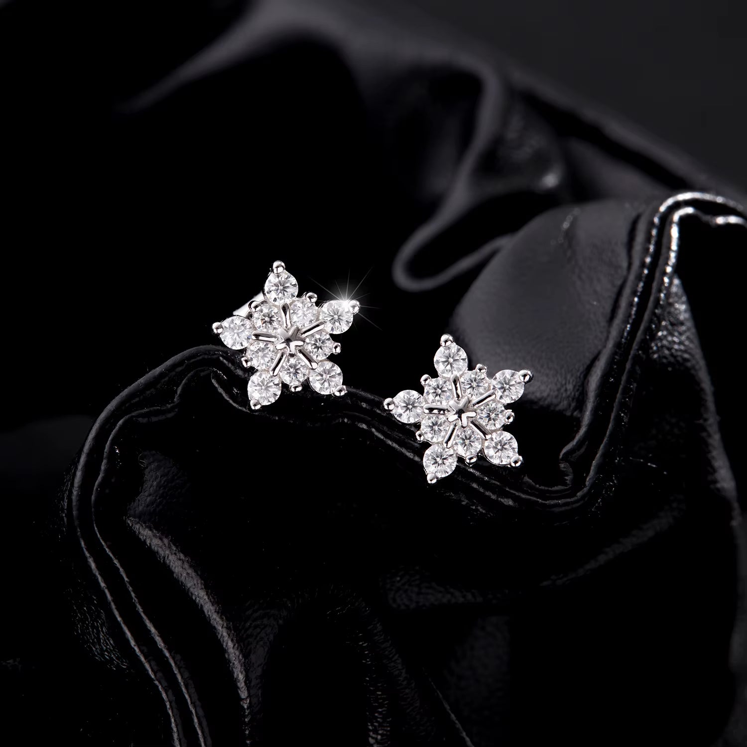 D Color Dazzling Moissanite Earrings 925 Sterling Silver Trendy Cute Snowflake Stud Earrings for Women Fine Jewelry